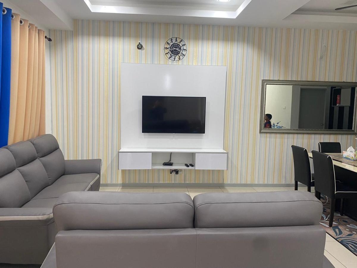 Klia Redza Homestay Kota Warisan Malay Only Sepang Zewnętrze zdjęcie